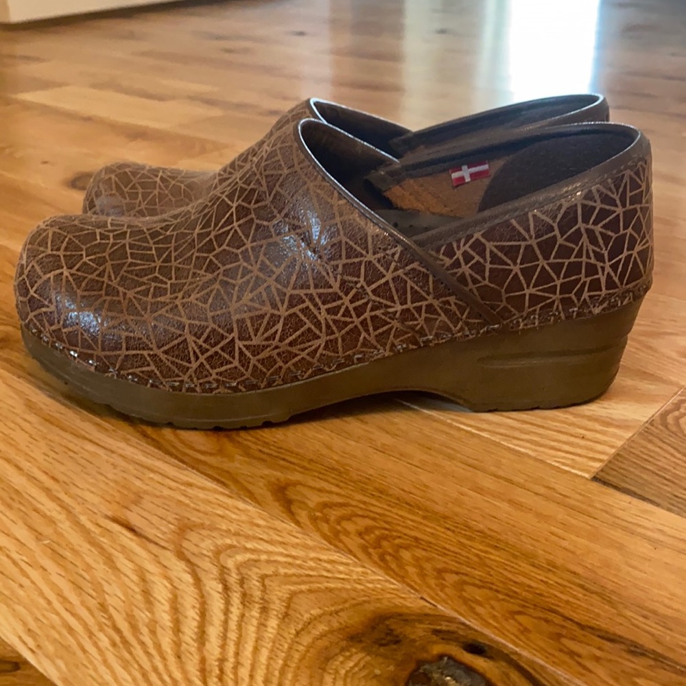 Brown Design Sanita, size 36